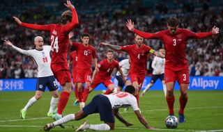 UEFA EURO 2020: Светът се смее на дузпата, класирала Англия на финал 