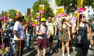 Великобритания забрани протести по магистралите