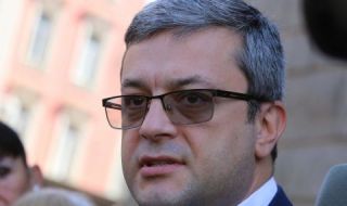 Биков: Новината не е, че Нинова подаде оставка, а че свали доверието от Радев