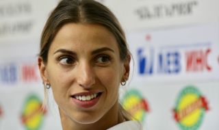 Една от най-добрите ни волейболистки ще се венчае за сръбска легенда в спорта