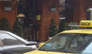 Трима шофьори на таксита с невалидни книжки