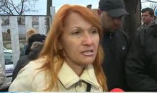Замерят с яйца училищен директор