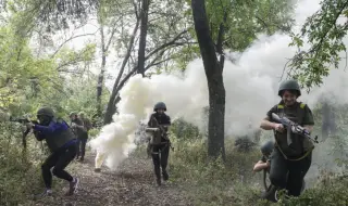 Руски части настъпват край Волчанск в Харковска област на 20-километров фронт