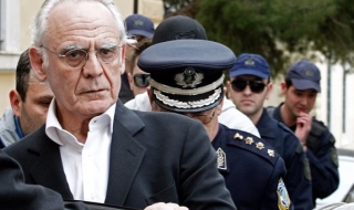 Пребит ли е гръцки политик в затвора?