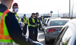 Словенската полиция залови нелегални мигранти в български бус