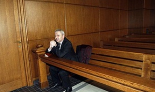 Депутат получил инсулт, отлагат дело