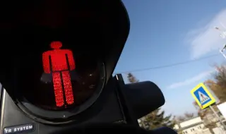 Нерегулирани светофари предизвикаха хаос на оживено кръстовище