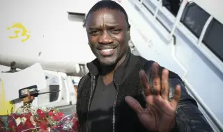 Арестуваха певеца Ейкън заради снимка (СНИМКА)