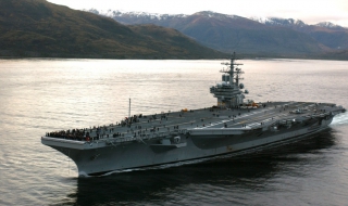 Китайска подводница тренира нападение срещу USS Reagan