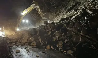 Отново затвориха пътя за Велинград заради свлякла се скална маса