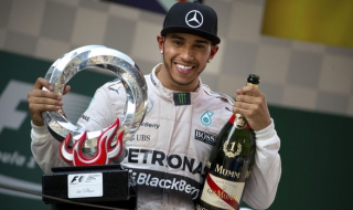 Хамилтън спечели квалификацията в Австрия