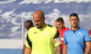 Мъри Стоилов поставя под специален мониторинг двама футболисти