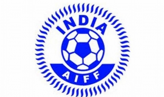 Индийски футболист колабира и почина на терена