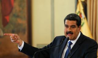 Мадуро прекъсна интервю и задържа журналистите