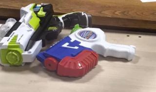 Не е шега. Арестуваха "тежковъоръжен" протестиращ (СНИМКИ)