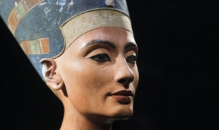 Откриха останките на Нефертити?