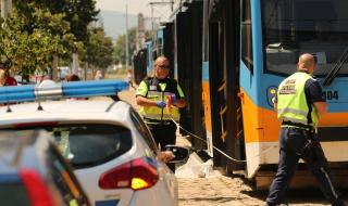 Трамвай уби жена на бул. "Македония", движението е променено