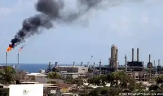Сблъсъци затвориха най-голямата либийска петролна рафинерия