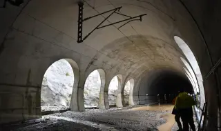 Силна буря парализира Солун