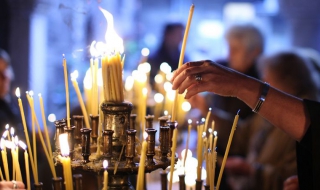 Църквата почита Свети Пантелеймон и Свети Седмочисленици