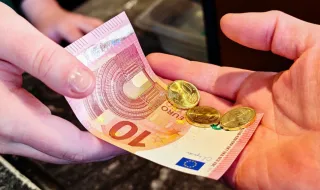 Правителството предлага 660 евро минимална заплата през 2027 година