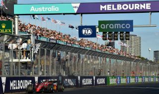 Рекорд: Около 420 000 привърженици са гледали на пистата в Мелбърн на Гран при на Австралия