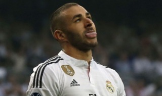 Асове на Франция вън от националния