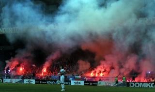 Футболни фенове ще бъдат изправени пред съда