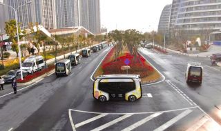 Безпилотни автобуси по улици в Пекин (ВИДЕО)