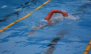 Теодор Цветков преплува 3 км в ледените води на Русе