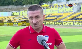 Anatoli Nankov left Marek 