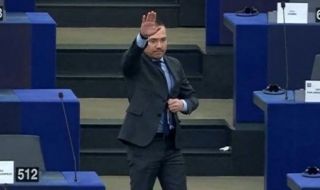 ЕП глоби Джамбазки заради нацистки поздрав