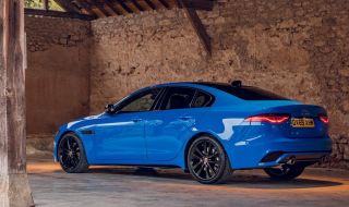 Jaguar спира производството на седани