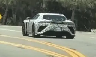 Заснеха наследника на култовия Lexus LFA (ВИДЕО)