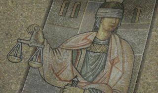  Уволнена заради критики към Борисов съдийка осъди България