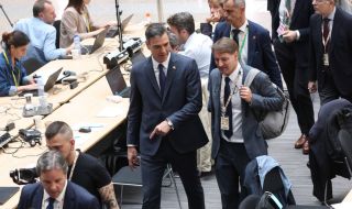 Испанският премиер на посещение в Киев