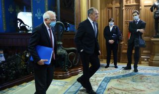 Поискаха оставката на дипломат №1 след визитата в Русия. Български евродепутат: Държа се мекушаво