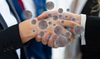 Защо някои хора доброволно се заразяват с коронавирус?