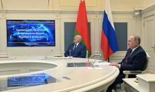 Първият дипломат на Москва: Лукашенко предложи помощ на Путин в събота сутринта