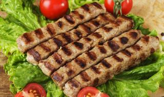 Рецепта за вечеря: Вкусни домашни кебапчета
