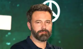 Бен Афлек загуби майка си след тежка битка с рак на панкреаса