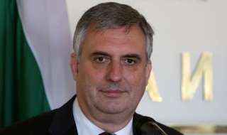 Калфин: Не обвързвам съдебната и пенсионната реформа