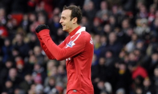 Бербо в групата на Юнайтед за мача с Уигън