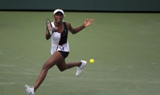 Винъс преклони глава пред Радванска