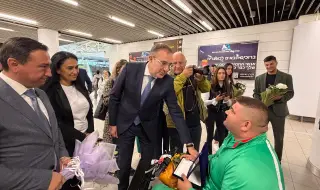 Министър Гуцанов при посрещането на парасветовния шампион в леката атлетика: България днес празнува и Ружди