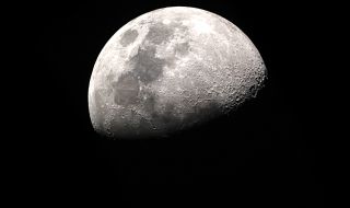 Руският космически буксир за полети до Луната ще се казва „Зевс“