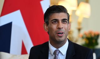 Риши Сунак и Володимир Зеленски се отнасят предпазливо към изтеглянето на руските сили от Херсон 