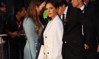 Защо Виктория Бекъм крие по-малката си сестра? (СНИМКИ)