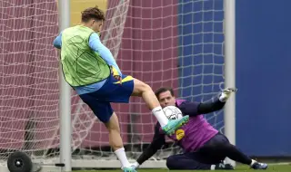 Барселона може да разтрогне със Шчесни срещу два милиона