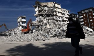 Ново земетресение в турския окръг, който беше епицентър на опустошителните трусове
